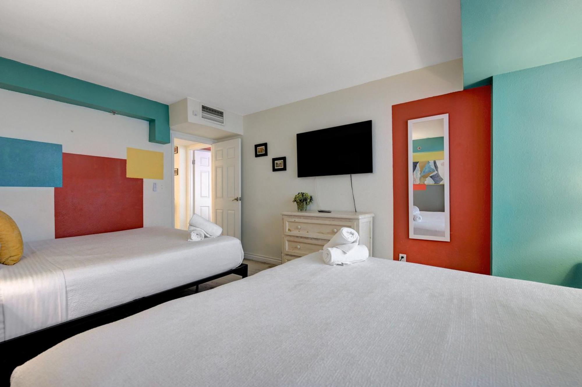 Penthouse With Epic Strip Views - 2bd & 2ba - No Fees! Apartamento
