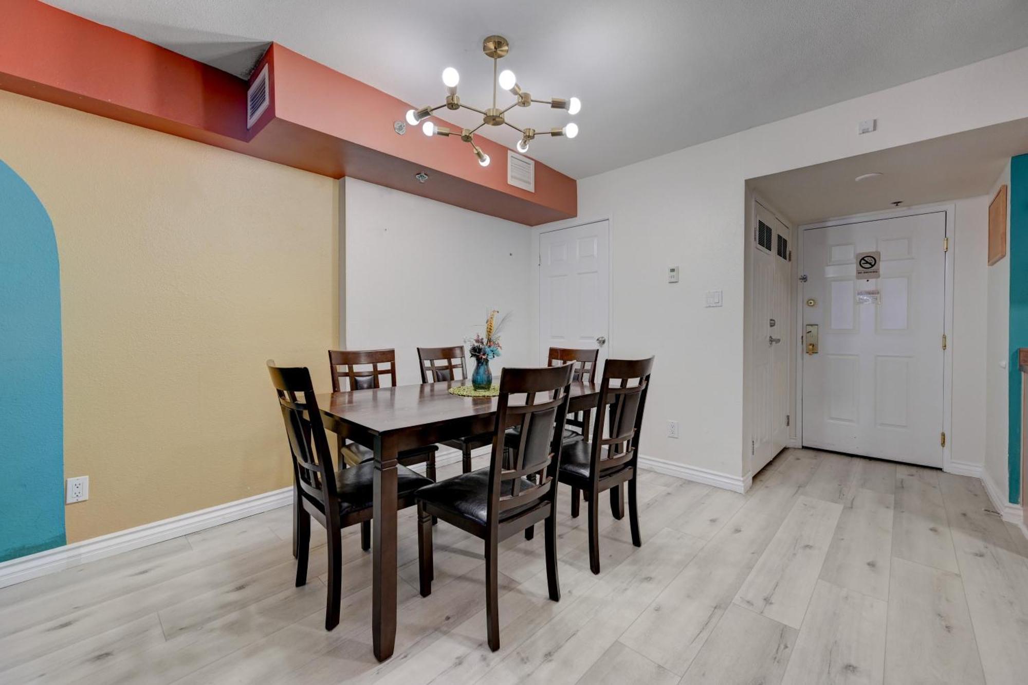 Penthouse With Epic Strip Views - 2bd & 2ba - No Fees! Apartamento *