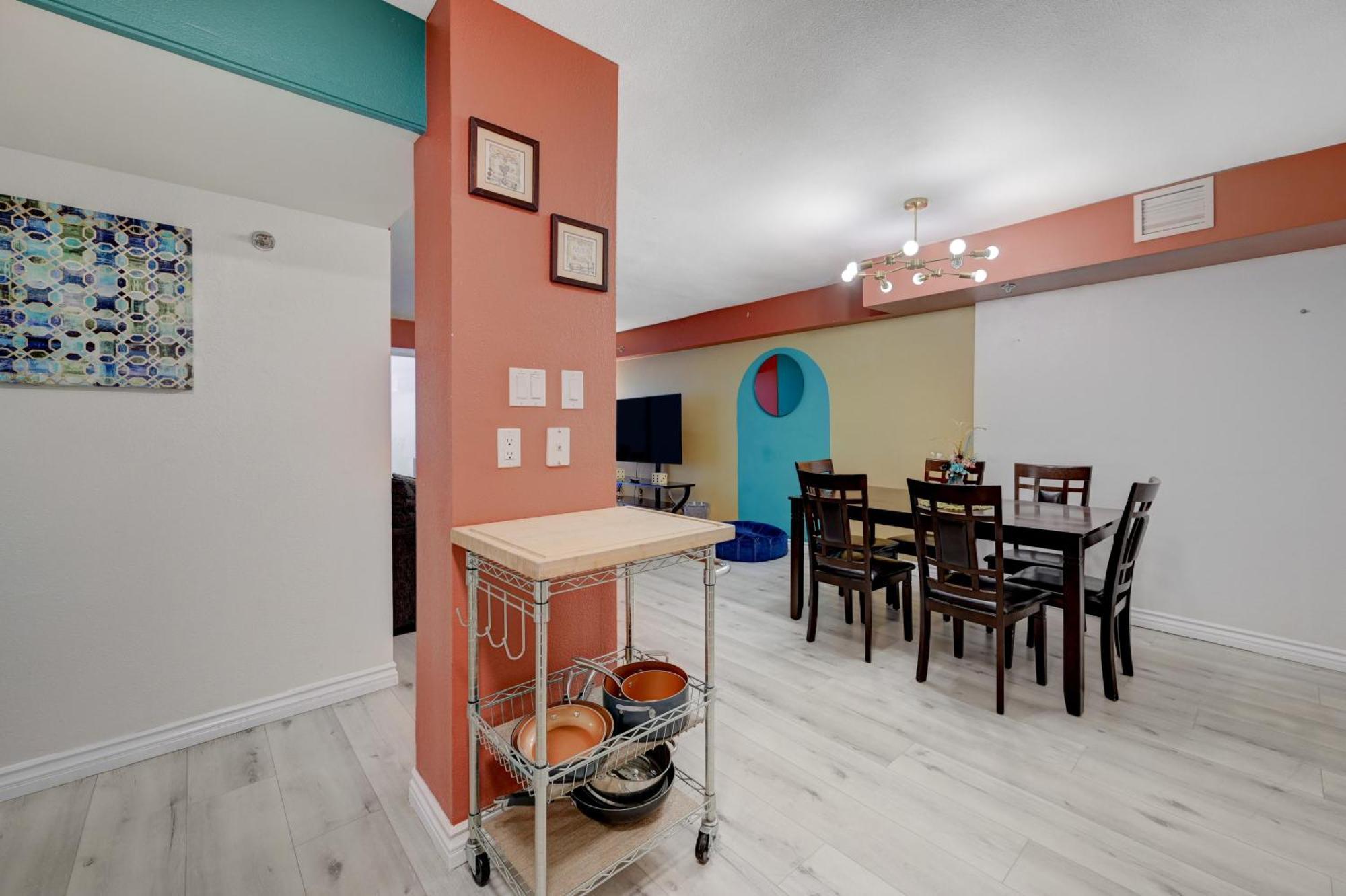 Penthouse With Epic Strip Views - 2bd & 2ba - No Fees! * Las Vegas